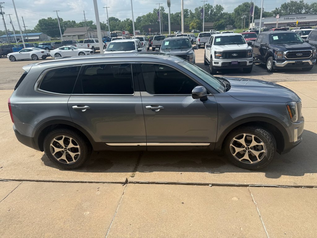 Used 2020 Everlasting Silver Kia EX image 5