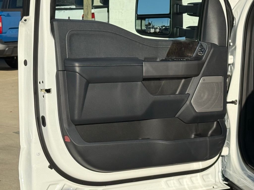 New 2026 Star White Metallic Tri-Coat Ford F-250® Lariat® image 14