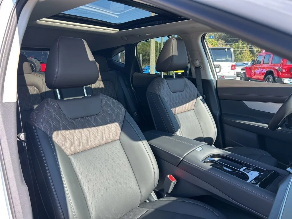 Used 2026 Everest White P Nissan Platinum image 47