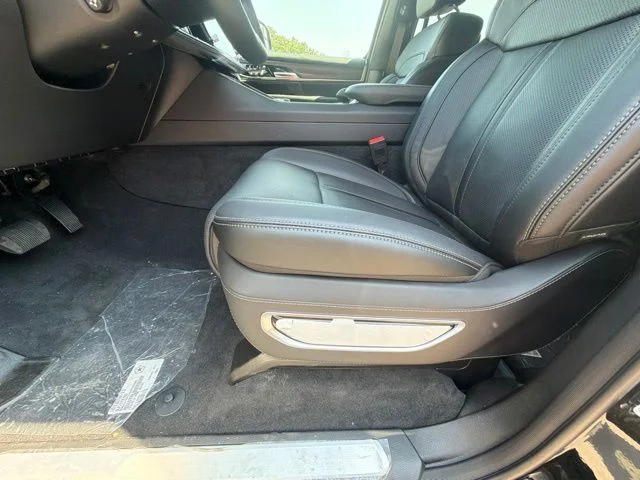 New 2026 High Gloss Black Exterior Paint Jeep Summit Obsidian image 21
