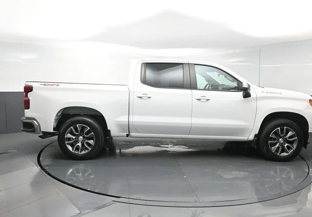 Used 2023 White Chevrolet LT image 8