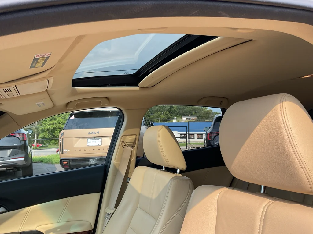 Used 2010 White Honda EX-L image 18
