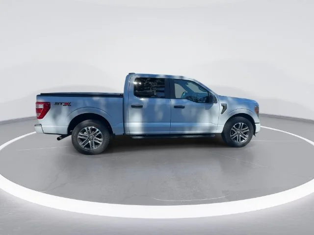 Used 2021 White Ford XL image 8