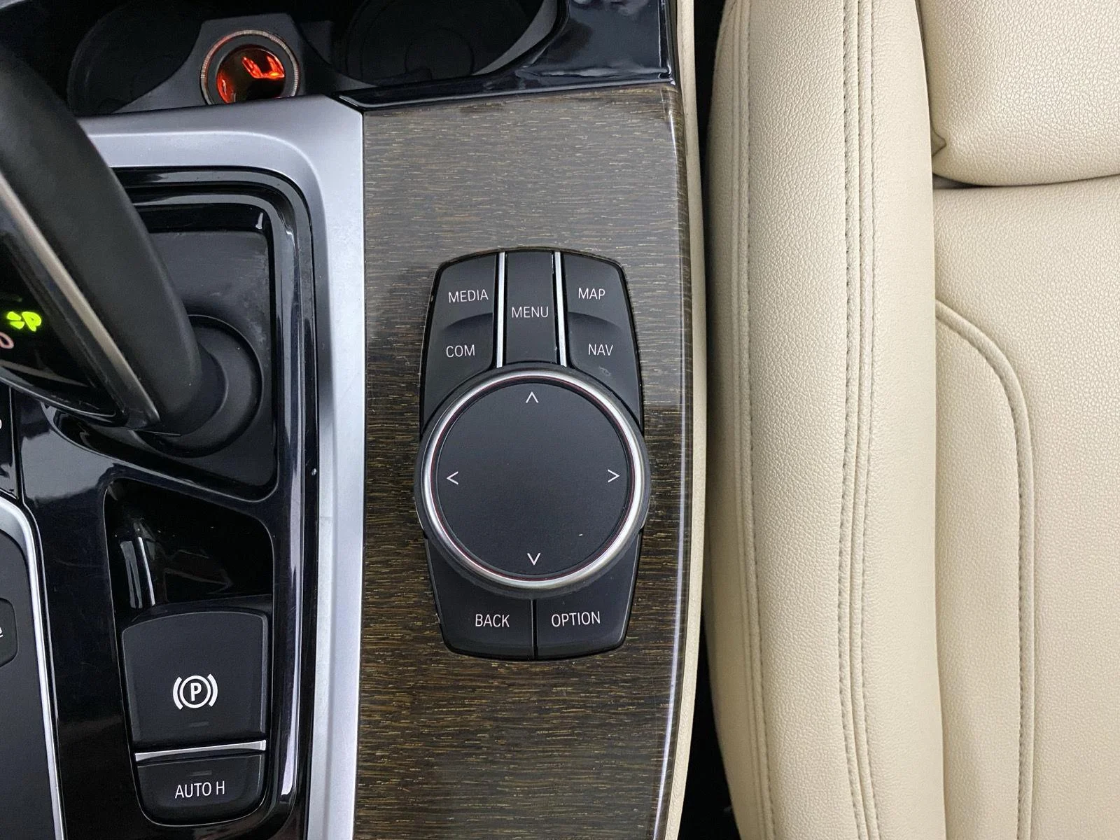 Used 2018 Alpine White BMW xDrive30i image 30