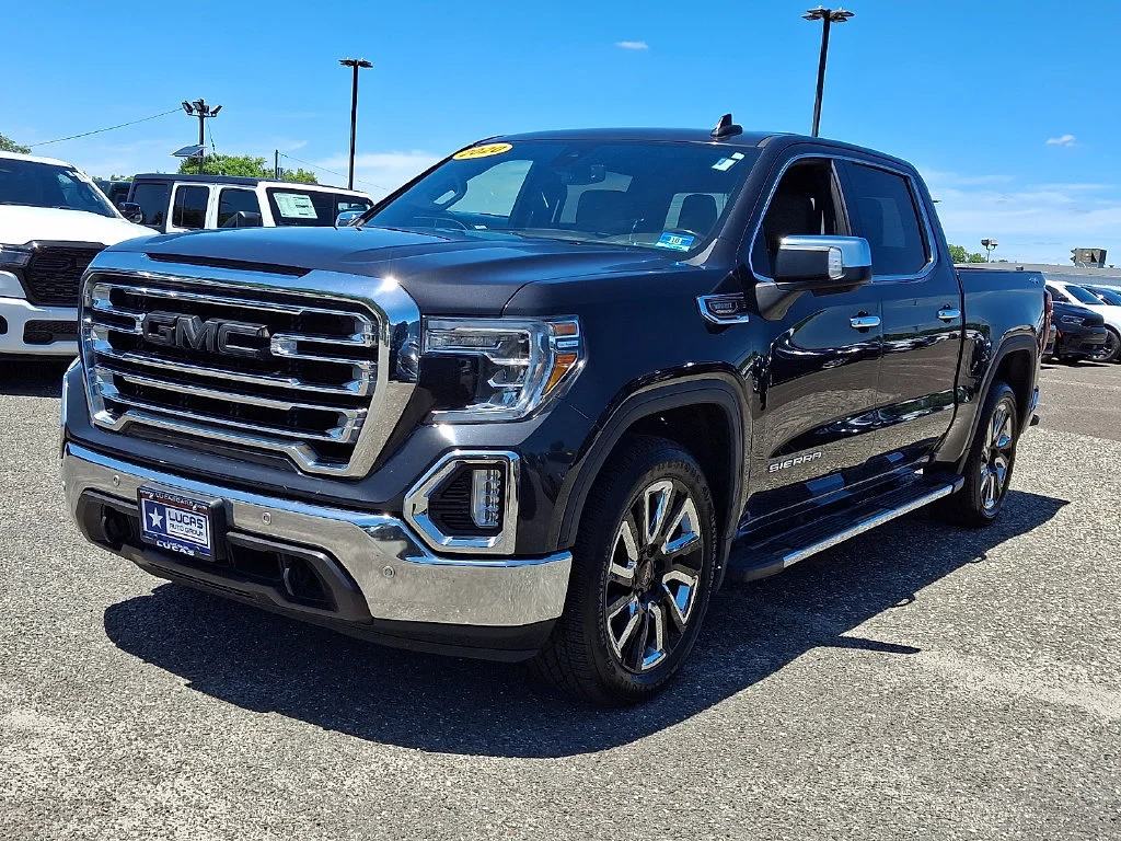 Used 2020 Carbon Black Metallic GMC SLT image 5