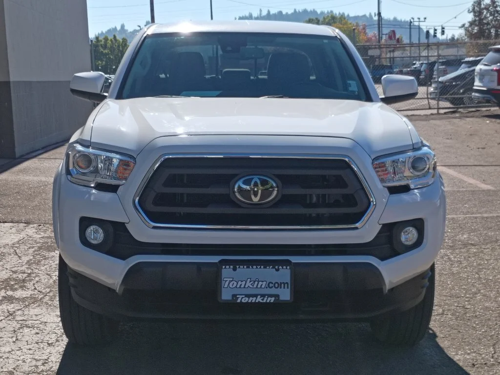 Used 2023 Ice Toyota SR5 image 12