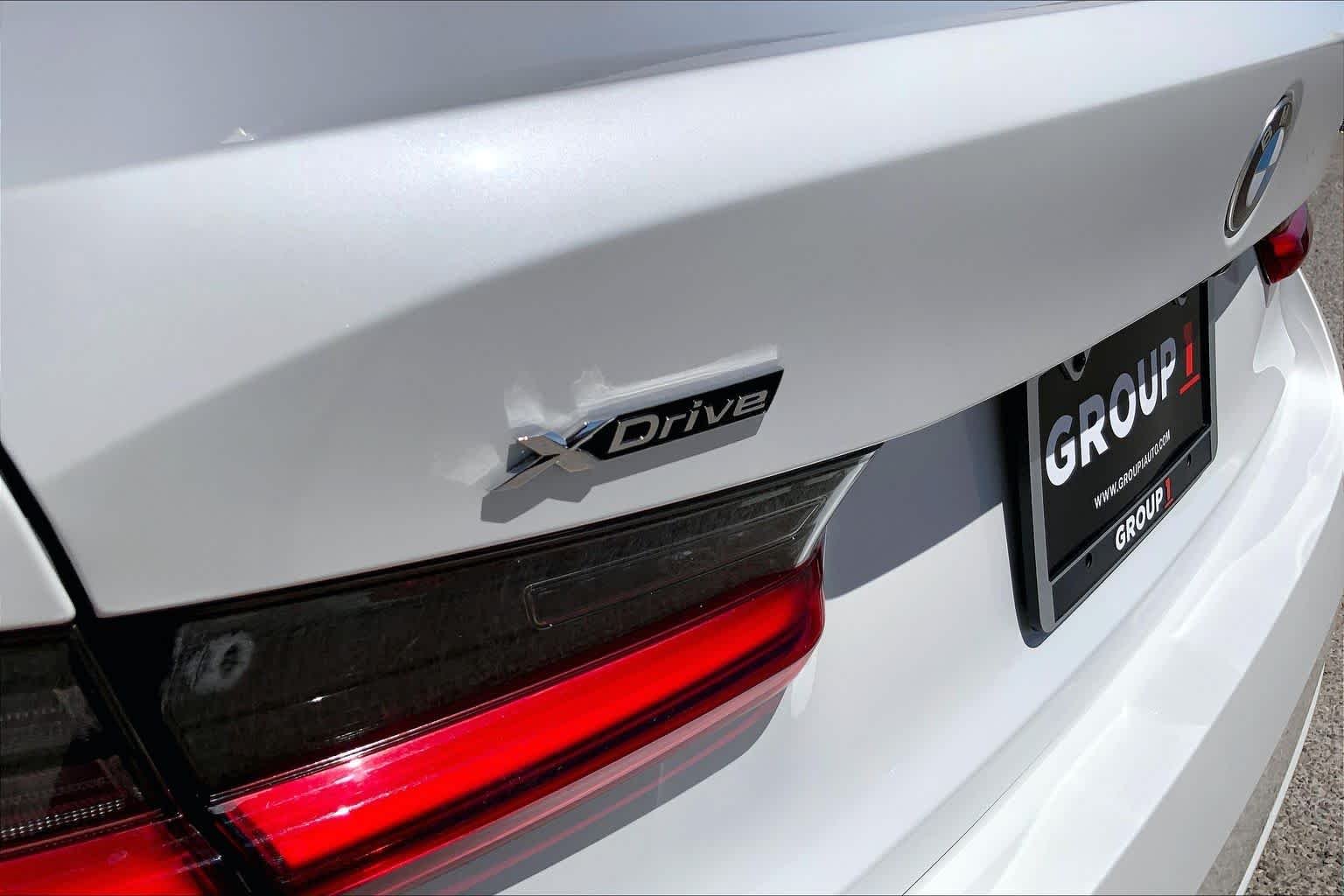 2025 BMW 3 Series 330i - Photo 31