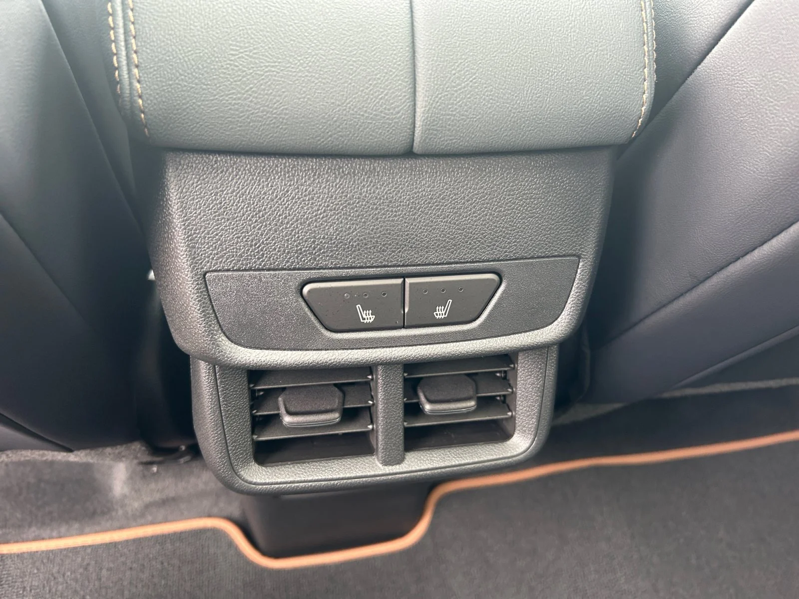 New 2027 Summit White GMC AWD AT4 image 20