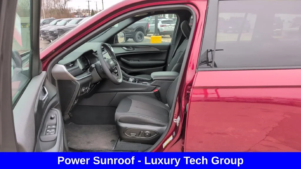 Used 2025 Red Jeep Laredo image 13