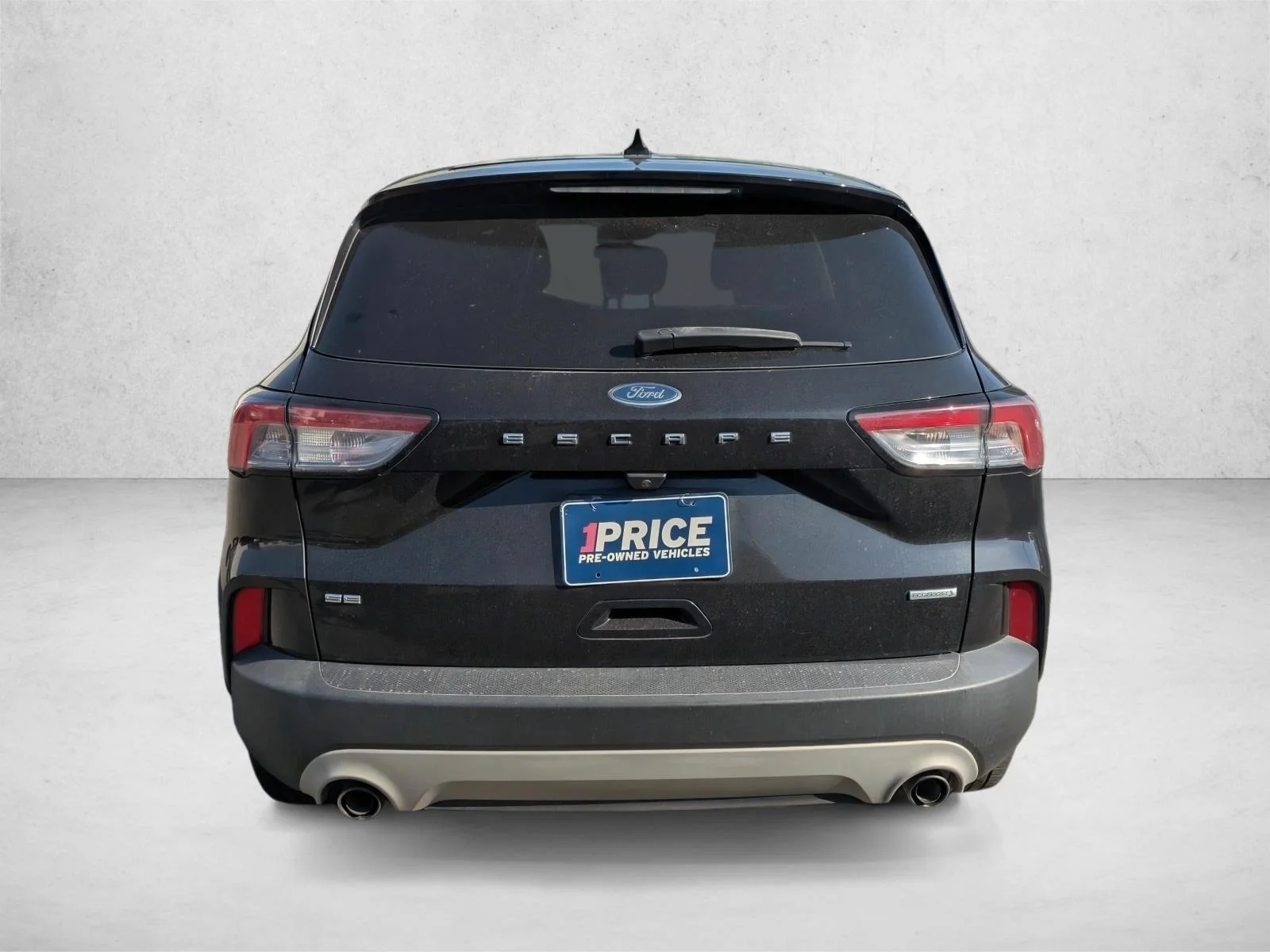 Used 2020 Agate Black Metallic Ford SE image 6