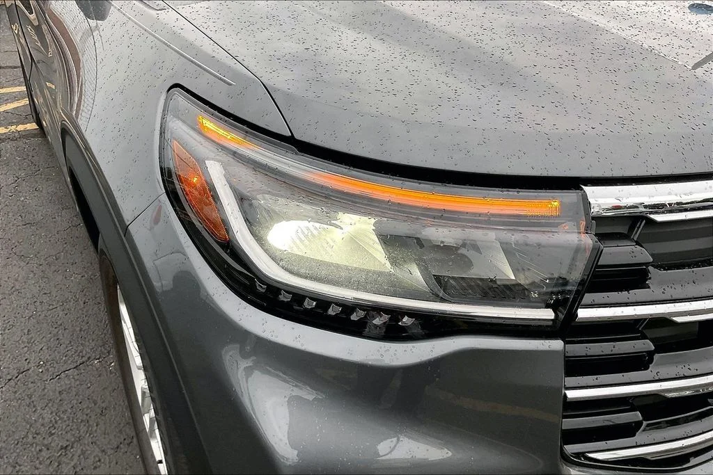 New 2026 Carbonized Gray Metallic Ford Active image 29