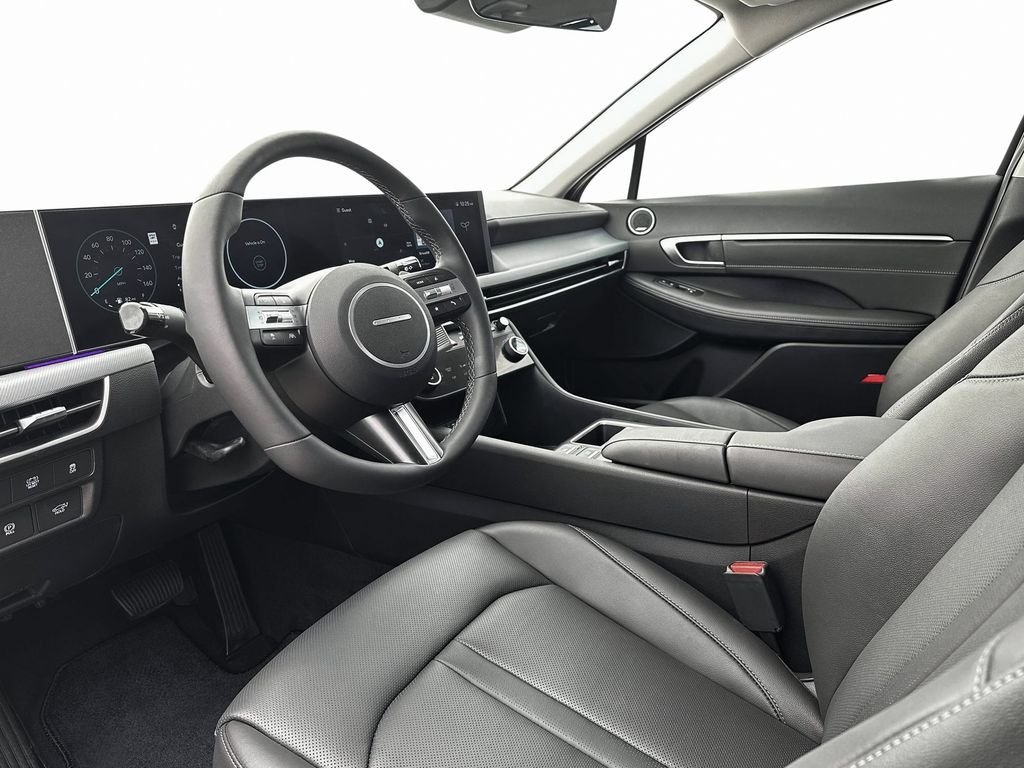 New 2025 Silver Hyundai Limited image 33