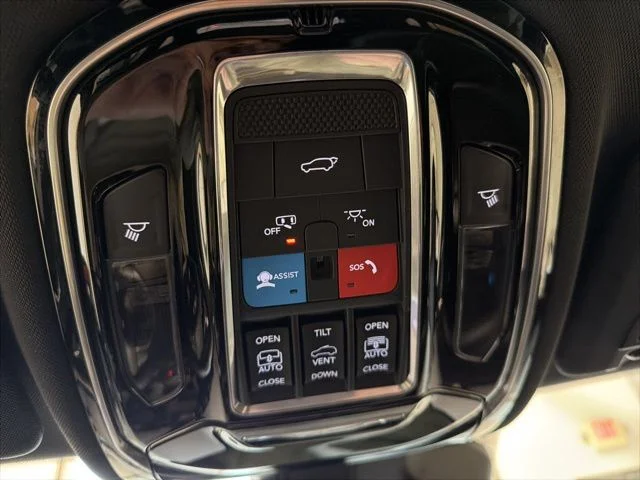 2022 Jeep Grand Cherokee Overland - Photo 13