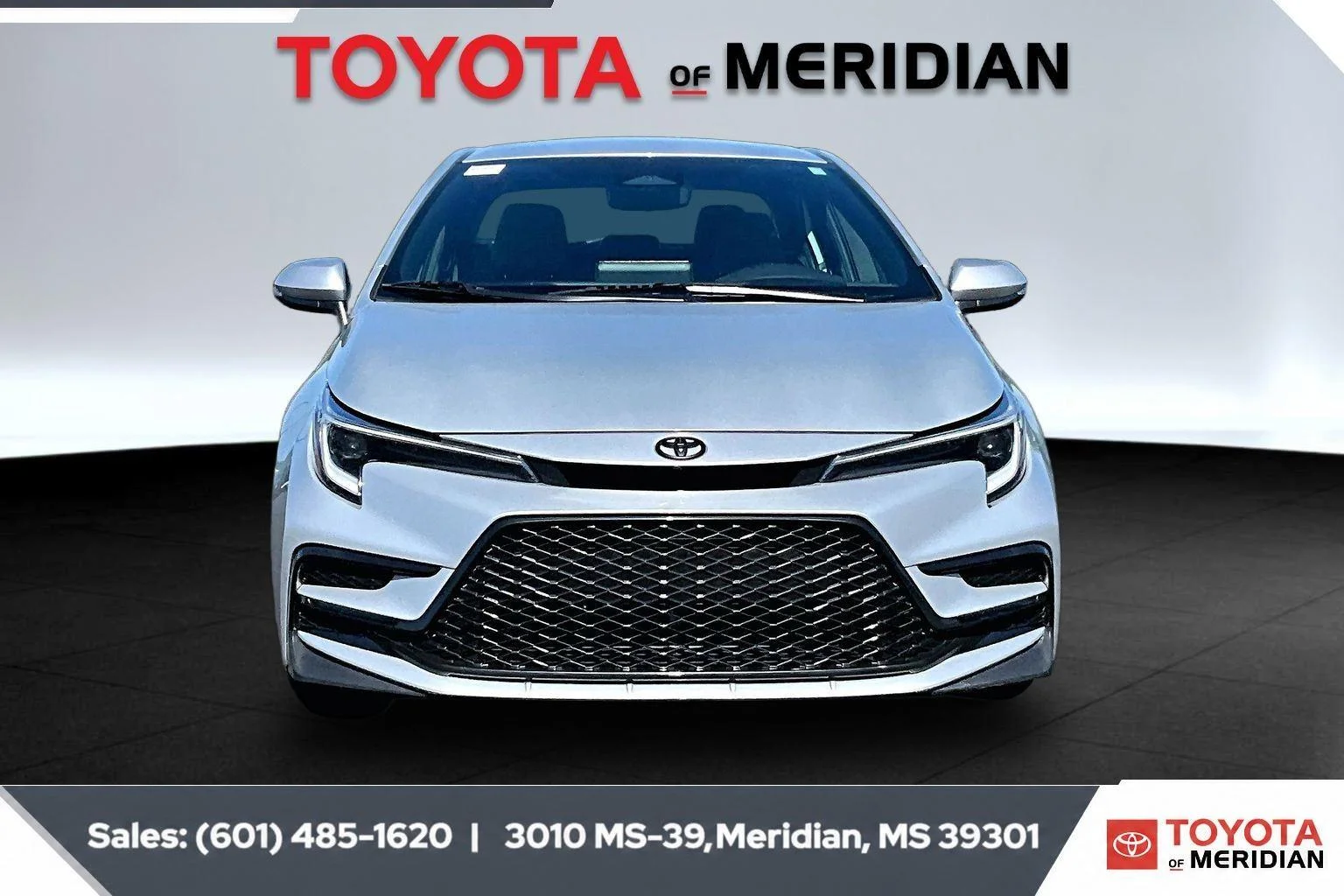 Used 2025 Classic Silver Metallic Toyota SE image 3