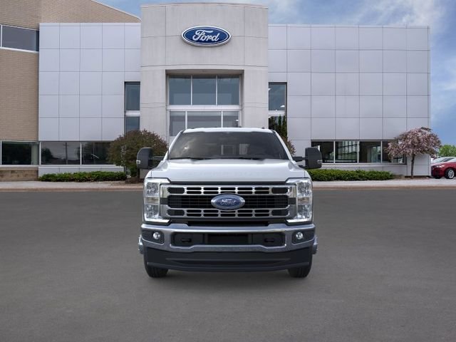 New 2026 Oxford White Ford XLT image 6