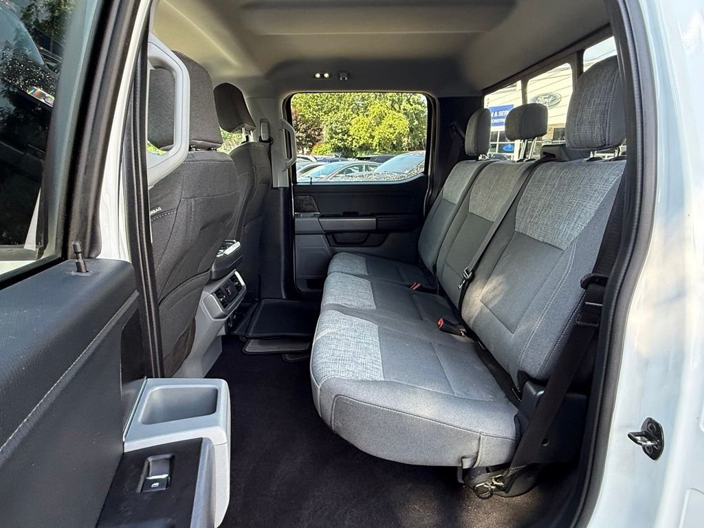 Used 2022 White Ford XLT image 23