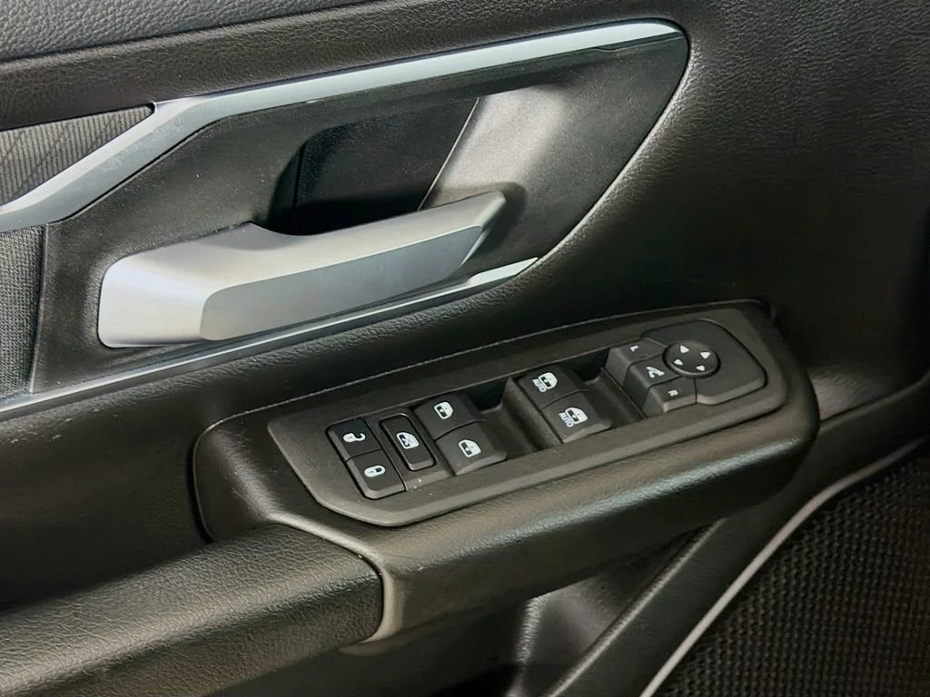 Used 2025  Ram Big Horn image 17