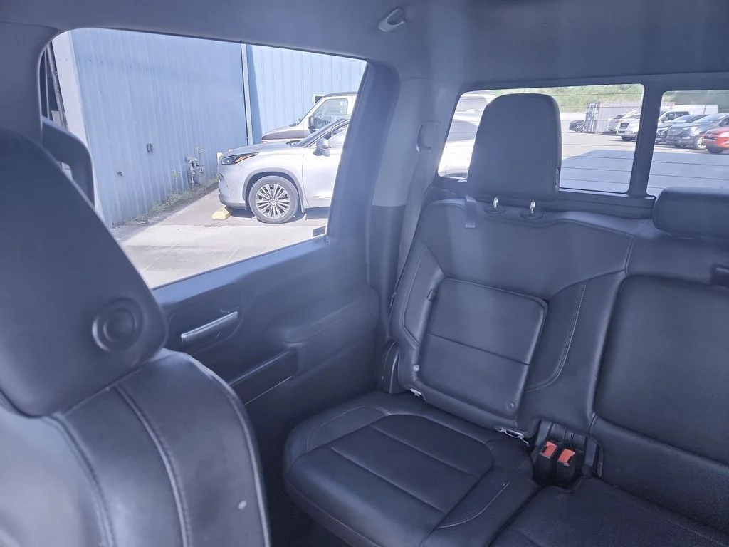 Used 2023 Silver GMC SLT image 12