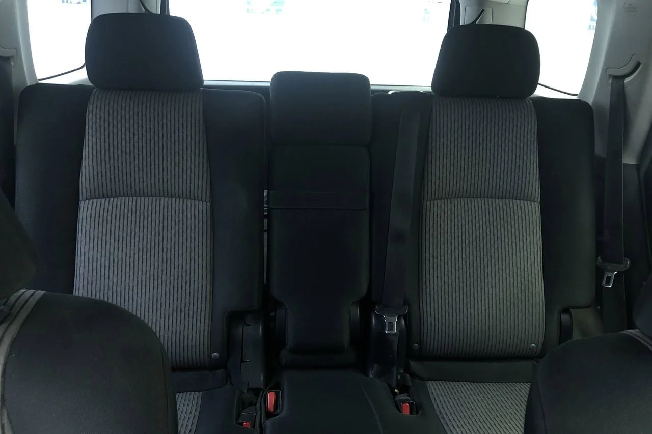 Used 2014 Nautical Blue Pearl Toyota SR5 image 27