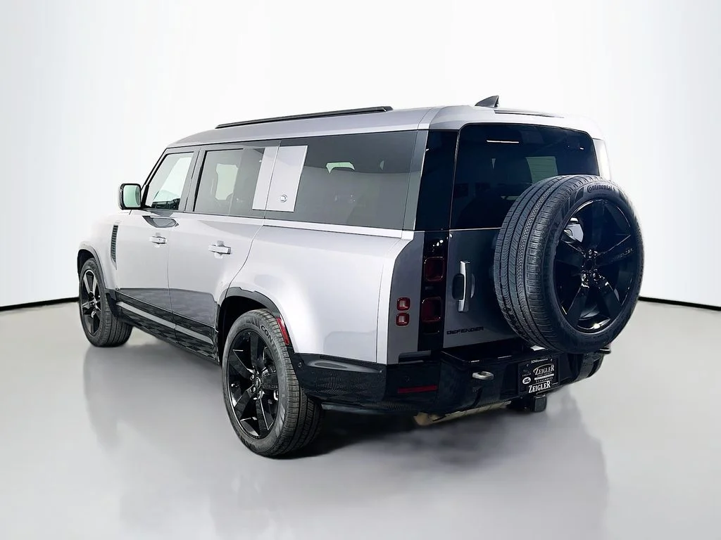 2024 Land Rover Defender X-Dynamic SE - Photo 7