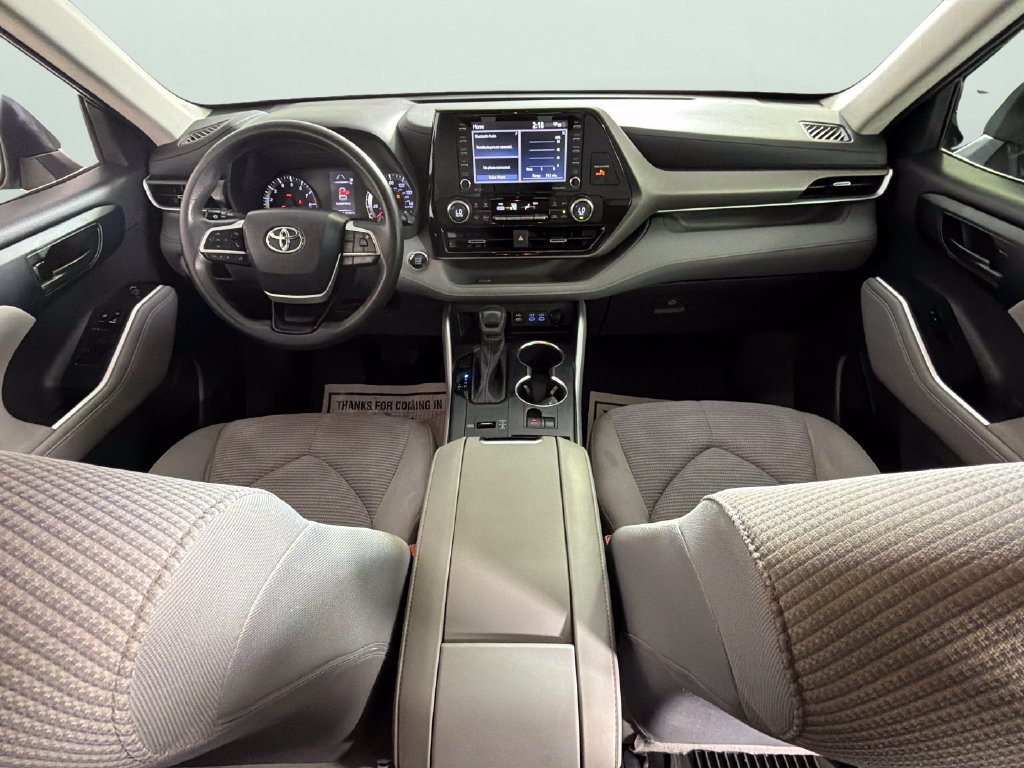 Used 2022 Silver Toyota L image 31