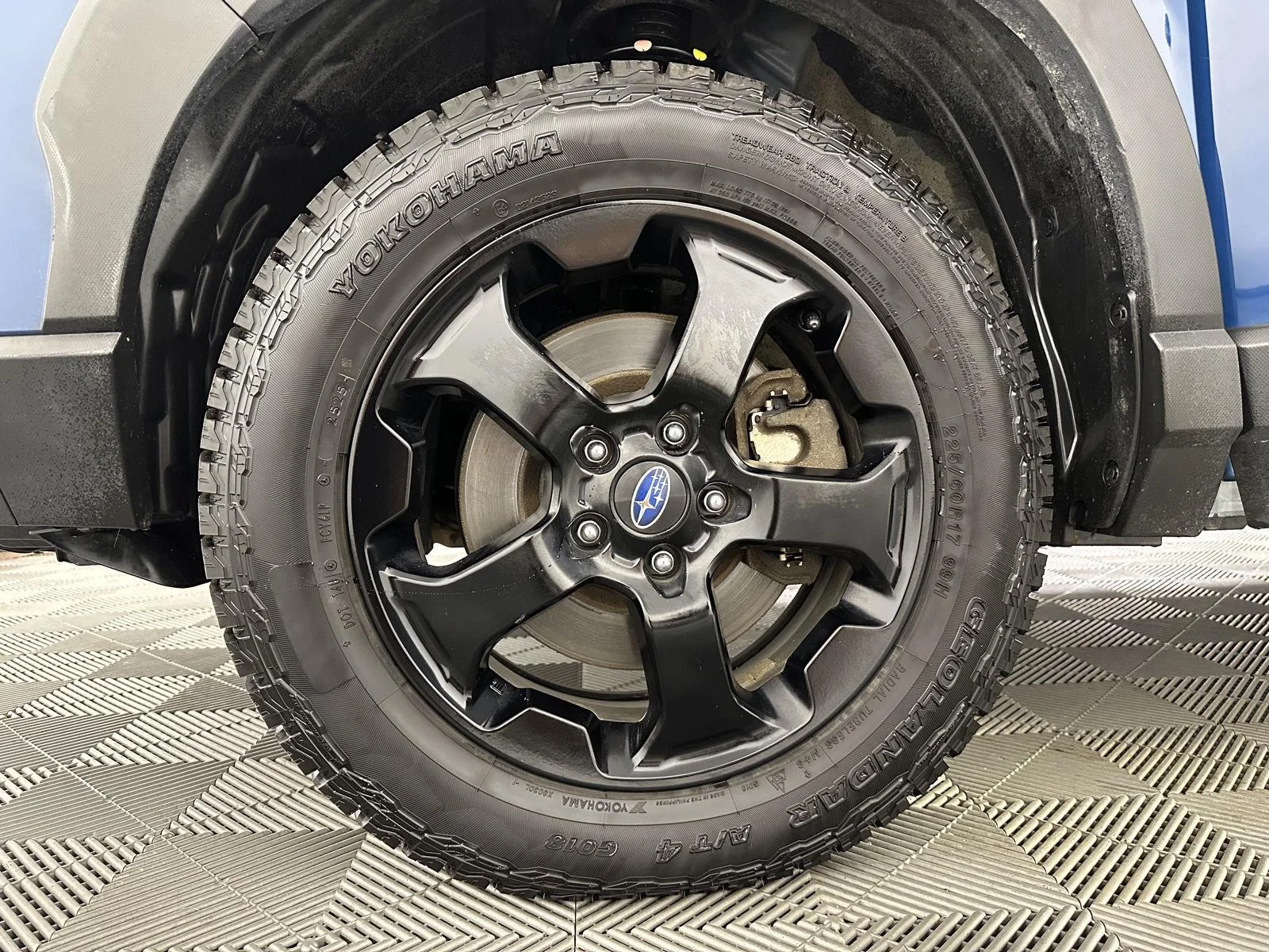 Used 2024 Geyser Blue Subaru Wilderness image 30