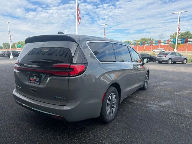 Certified Used 2023 Gray Clearcoat Chrysler Touring L image 3