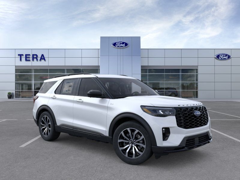 New 2026 Star White Metallic Tri-Coat Ford ST-Line image 7