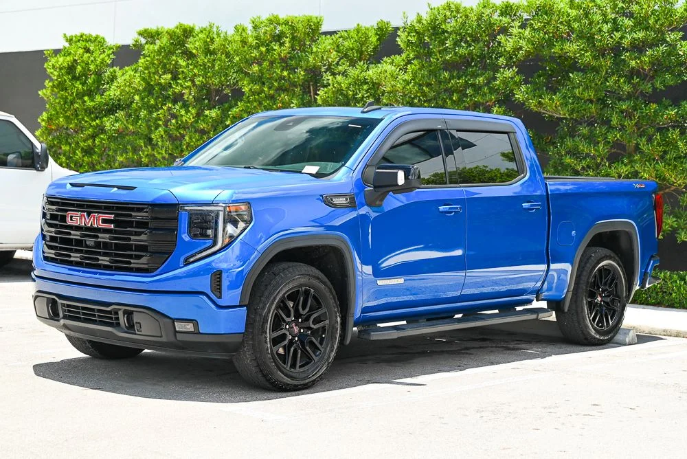 2022 GMC Sierra 4WD Crew Cab Short Box Elevation's photo