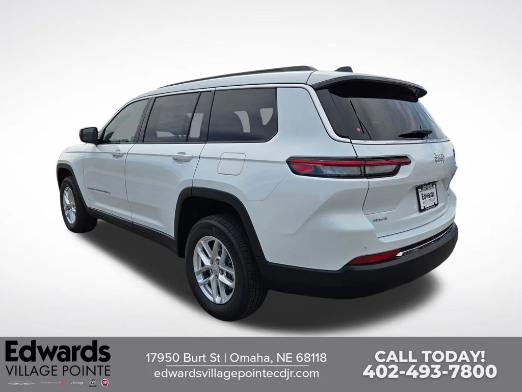 New 2026 Bright White Clear-Coat Exterior Paint Jeep Laredo image 5