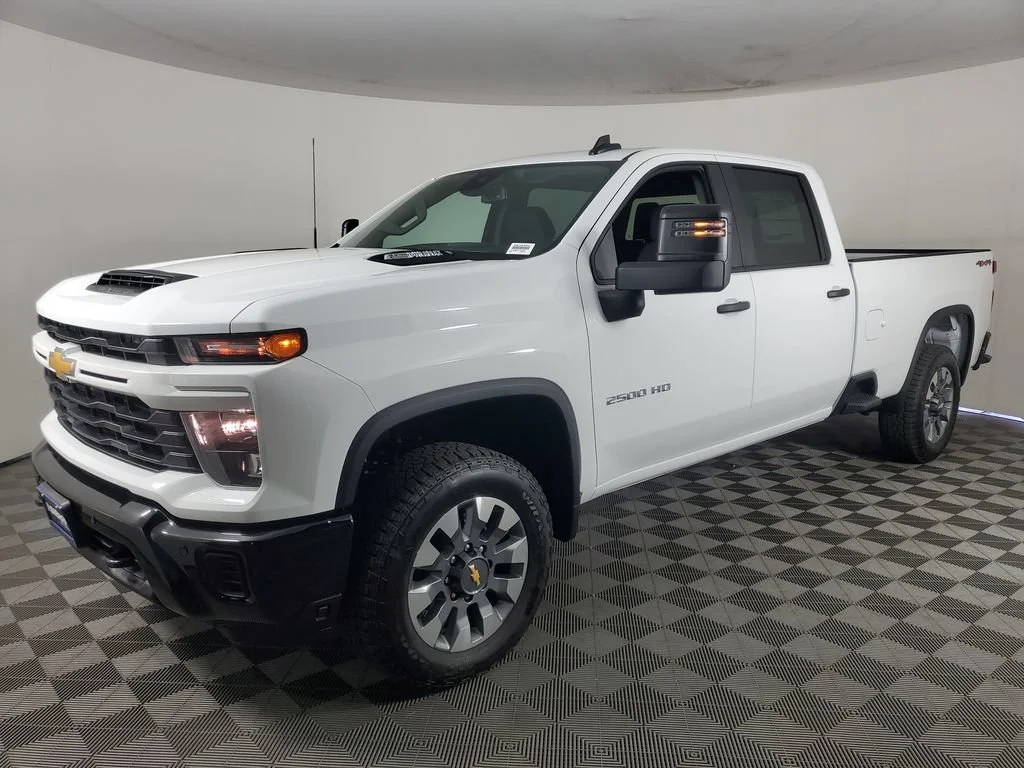 New 2026 Summit White Chevrolet Custom image 8