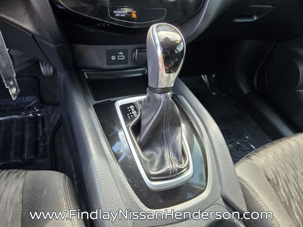 Used 2019 Blue Nissan S image 29
