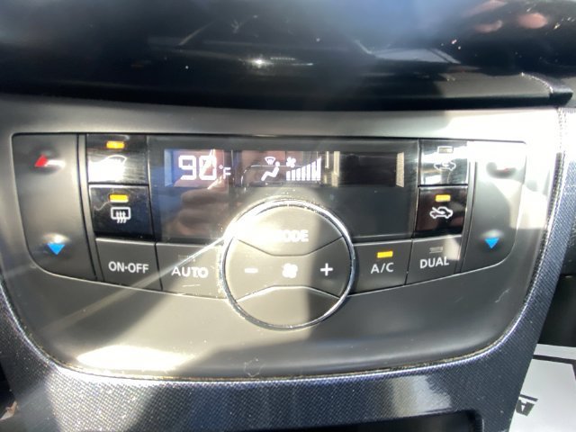 Used 2018 Gray Nissan SR image 18