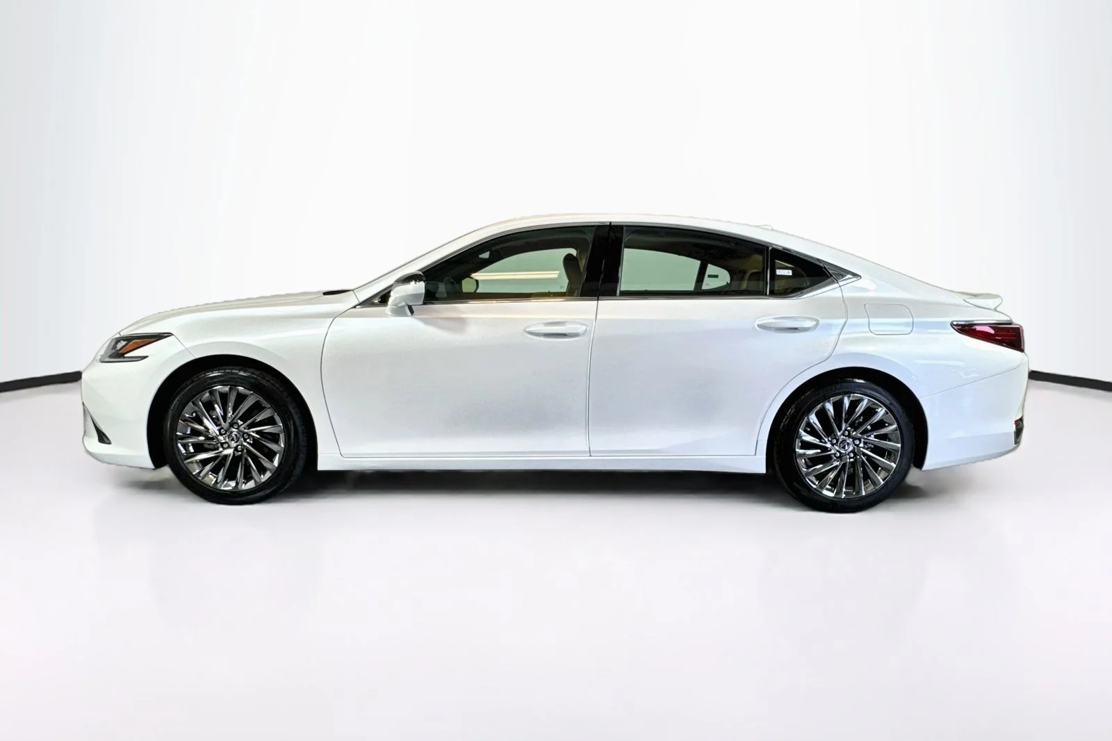 Used 2024 Eminent White Pearl Lexus ES 300h Ultra Luxury image 8