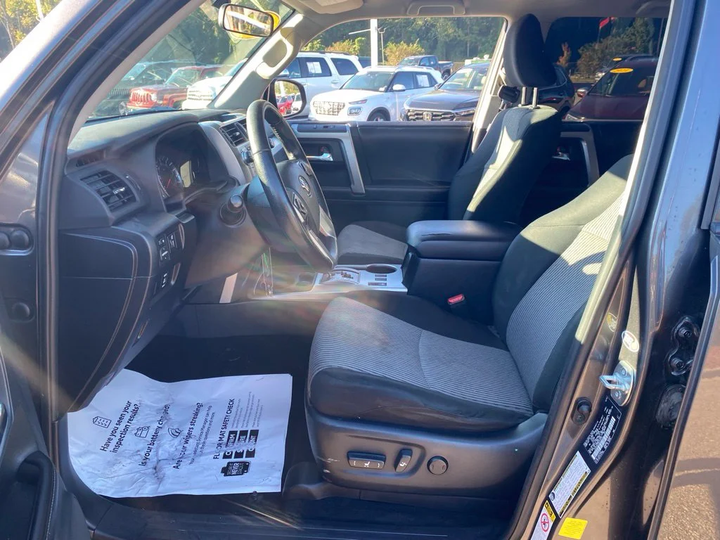 Used 2016 Gray Toyota SR5 image 6
