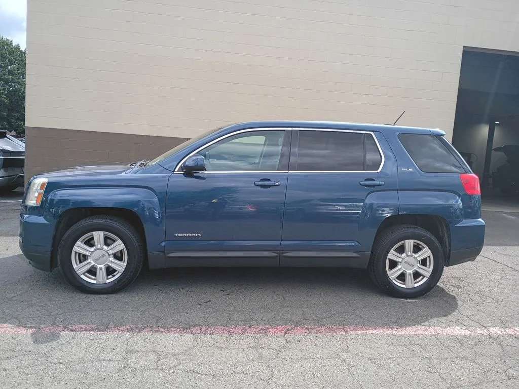 Used 2016 Blue GMC SLE-1 image 9