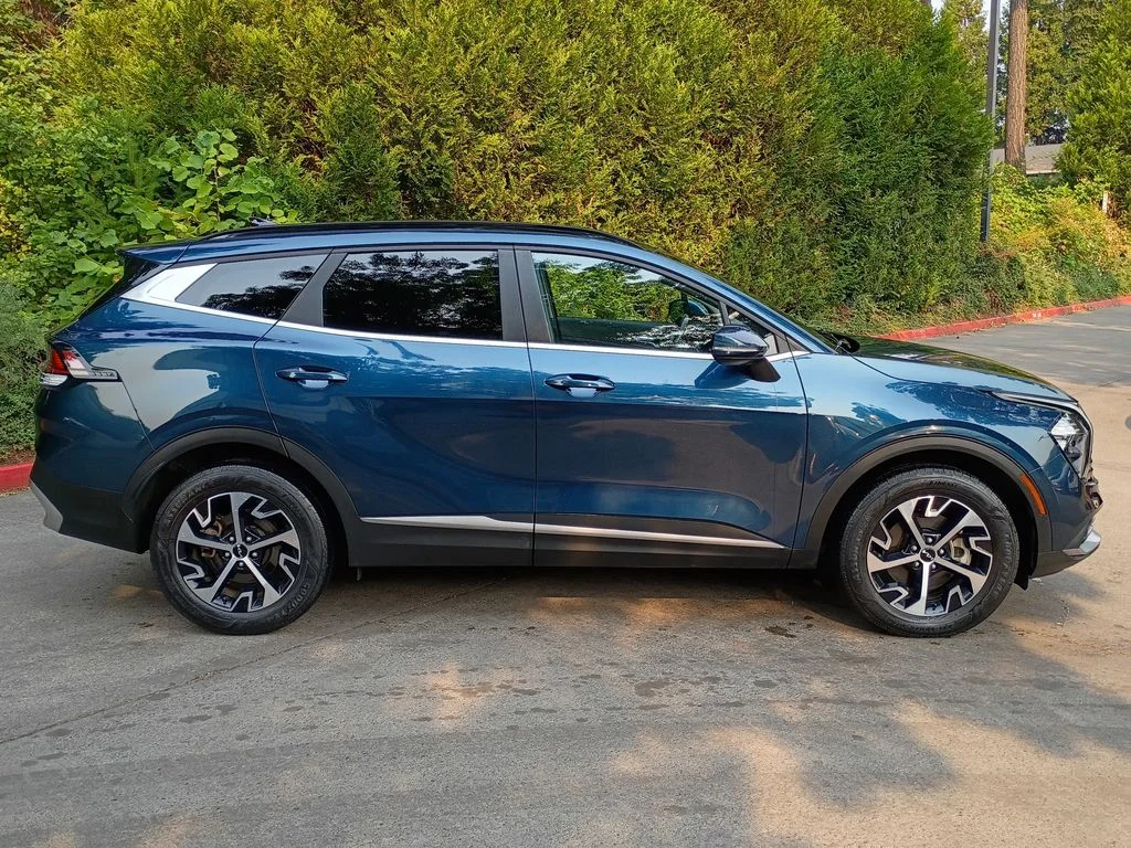Used 2023 Blue Kia EX image 3