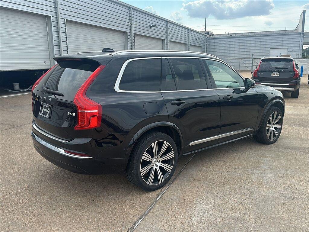 Used 2023 Onyx Black Metallic Volvo Ultimate image 6