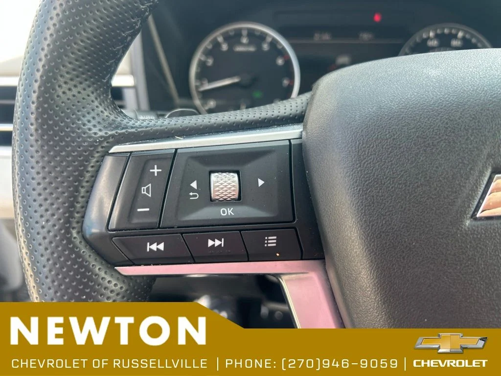Used 2025  Mitsubishi SE image 14