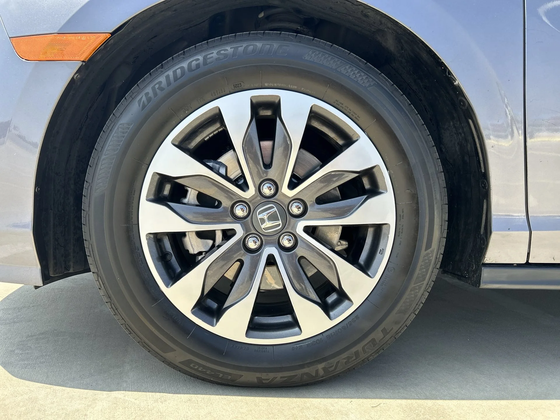 2024 Honda Odyssey EX-L - Photo 19