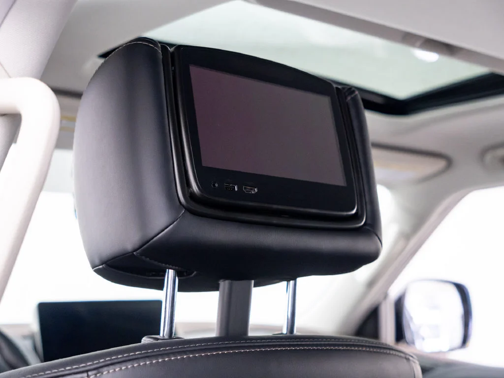 Used 2023 Black Nissan Platinum image 20