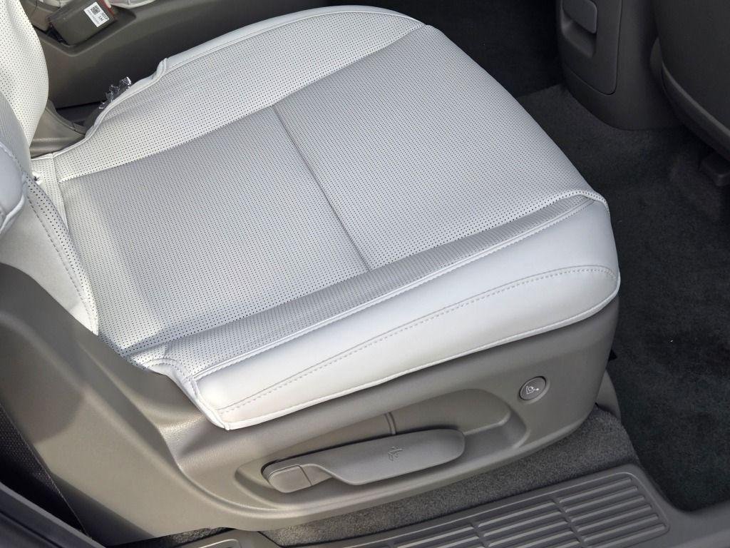 New 2026 White Hyundai SEL AWD image 13