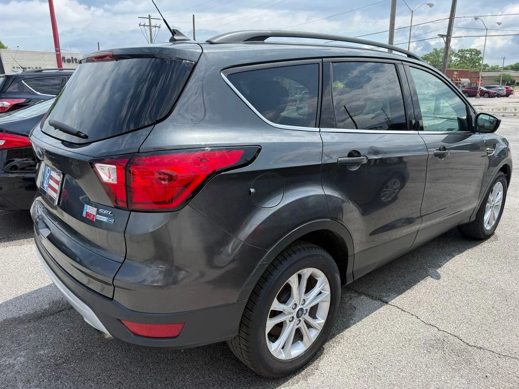 Used 2019 Gray Ford SEL image 26
