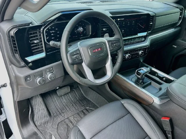 2026 GMC Sierra 1500 SLT - Photo 6