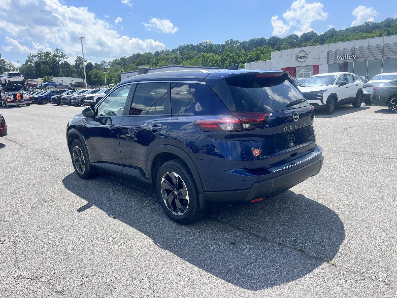 Used 2025 Deep Ocean Blue Pearl Nissan SV image 5