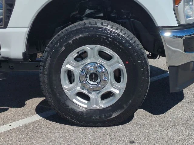 New 2026 Oxford White Ford F-250® XLT image 11
