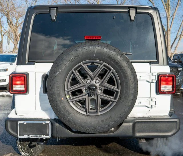 New 2026 Bright White Clear-Coat Exterior Paint Jeep Sport S image 6