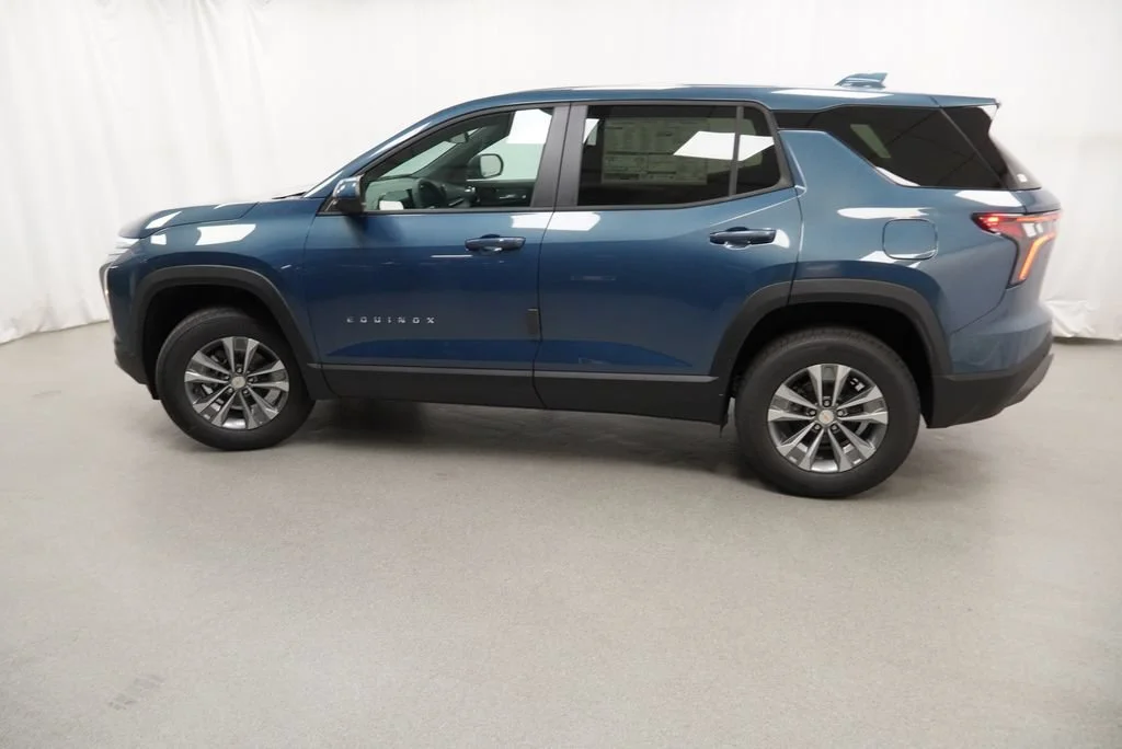 2027 Chevrolet Equinox LT - Photo 38