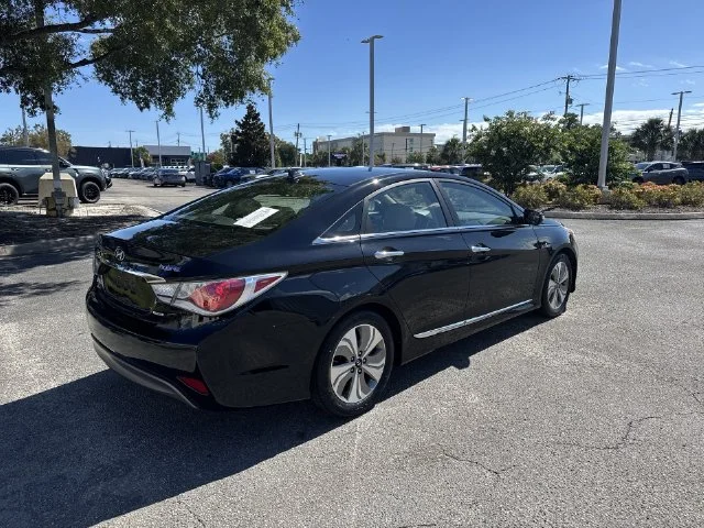 Used 2013 Black Hyundai Limited image 5