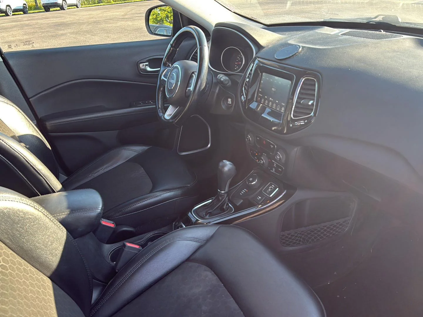 Used 2020 Diamond Black Crystal Pearlcoat Jeep Altitude image 7